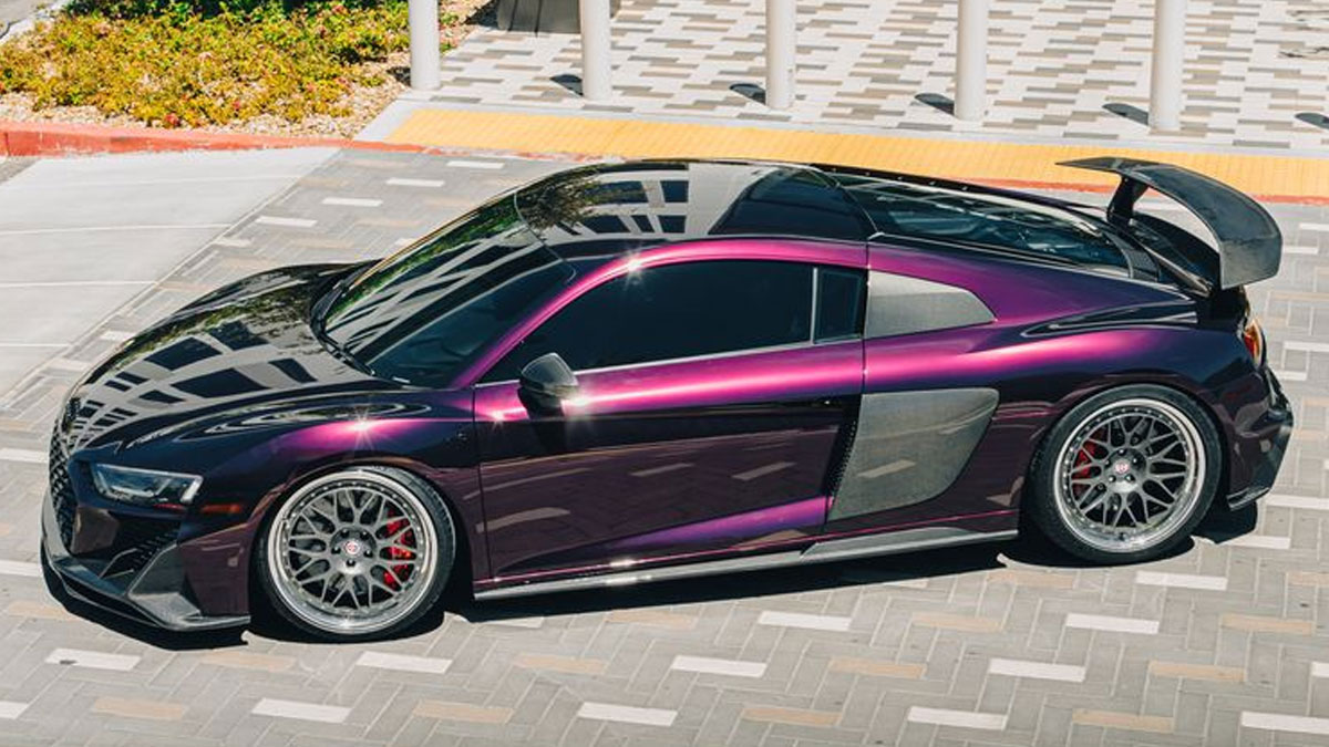 Color-Shifting Vinyl Wrap Audi R8
